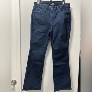 NYDJ jeans size 10 petite. Gently worn. Excellent condition.
